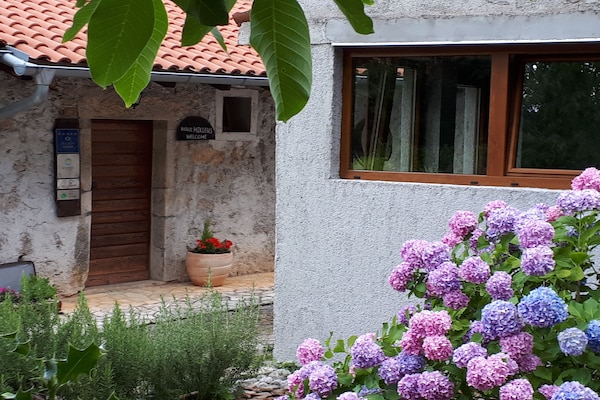 Foto van Stenen huis in Dobrec met zeezicht & zwembad - Vakantiehuis in Lovran - Outdoor