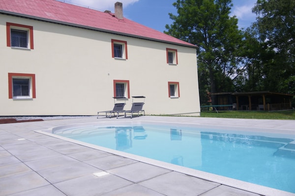 Foto van Vakantiehuis bij Sumava Skigebied - Vakantiehuis in Horni-Plana/Zlabek - ExteriorSummer