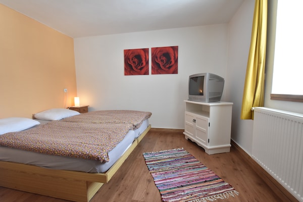 Foto van Vakantiehuis bij Sumava Skigebied - Vakantiehuis in Horni-Plana/Zlabek - BedRoom