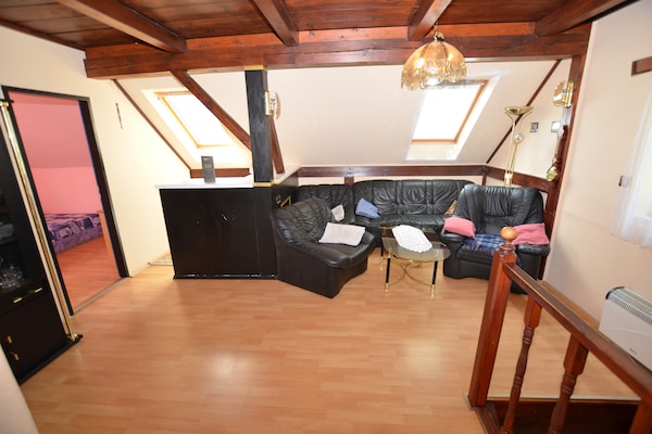 Foto van Bosontsnapping met tuin - Vakantiehuis in Staré Křečany - LivingRoom
