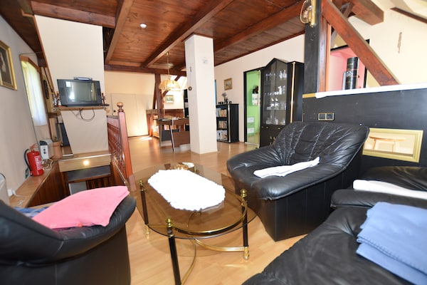 Foto van Bosontsnapping met tuin - Vakantiehuis in Staré Křečany - LivingRoom