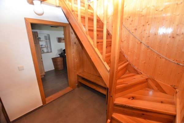 Foto van Vakantiehuis in bos met privézwembad - Vakantiehuis in Petrohrad - Landing