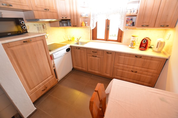 Foto van Vakantiehuis in bos met privézwembad - Vakantiehuis in Petrohrad - Kitchen