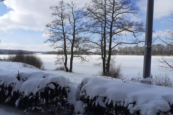 Foto van Vakantiehuis in bos met privézwembad - Vakantiehuis in Petrohrad - AreaWinter20KM