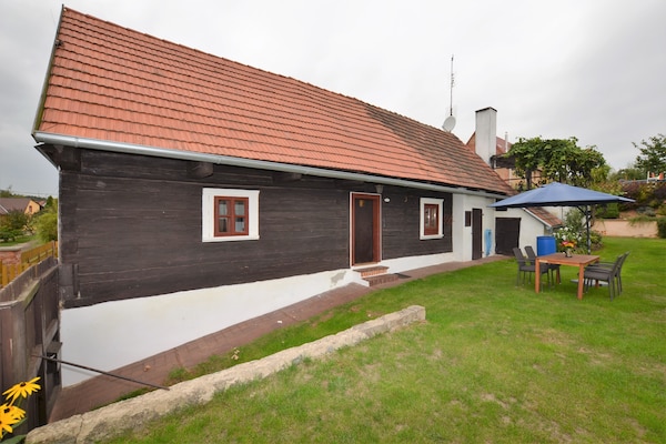 Foto van Vakantiehuis in bos met privézwembad - Vakantiehuis in Petrohrad - ExteriorSummer