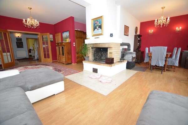 Foto van Heerlijke villa in Sýkořice met omheinde tuin en zwembad - LivingRoom