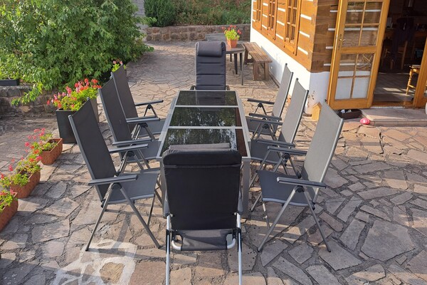 Foto van Privézwembadvilla in Stupna - Vakantiehuis in Pecka - TerraceBalcony