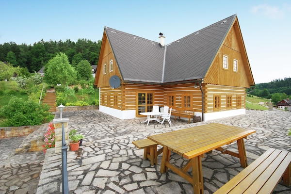Foto van Privézwembadvilla in Stupna - Vakantiehuis in Pecka - TerraceBalcony