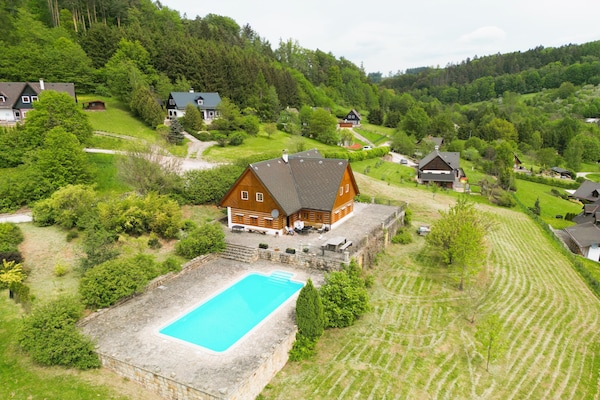 Foto van Privézwembadvilla in Stupna - Vakantiehuis in Pecka - AreaSummer1KM