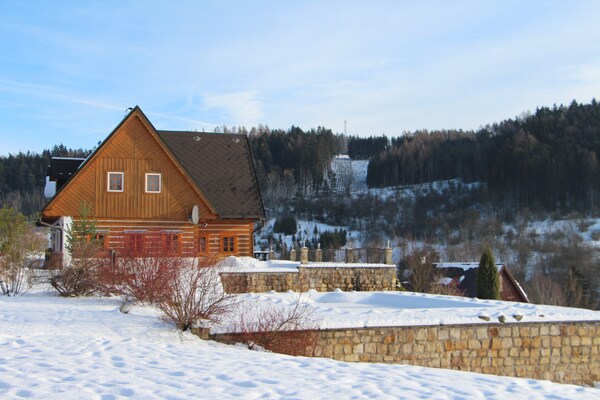 Foto van Privézwembadvilla in Stupna - Vakantiehuis in Pecka - GardenWinter