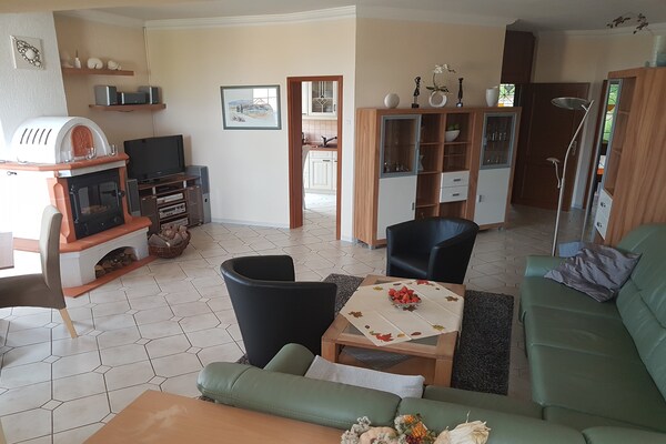 Foto van Groepsaccommodatie met zwembad in Ballenstedt - Vakantiehuis in Ballenstedt - LivingRoom