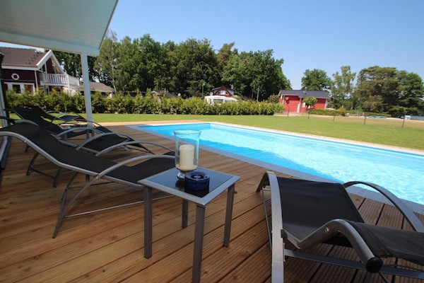 Foto van Vakantiehuis met zwembad en sauna aan het Duemmermeer - PoolOfHouse