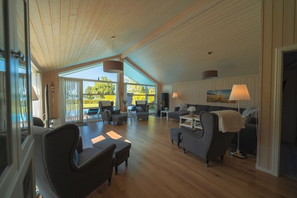 Foto van Vakantiehuis met zwembad en sauna aan het Duemmermeer - LivingRoom