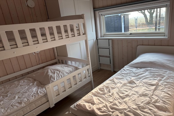 Foto van Vakantiehuis met zwembad en sauna aan het Duemmermeer - BedRoom