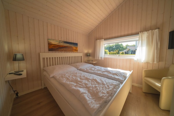 Foto van Vakantiehuis met zwembad en sauna aan het Duemmermeer - BedRoom