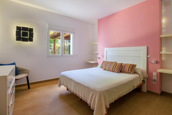 Foto van Gezellige villa in St Josep met privé zwembad - Vakantiehuis in San José - BedRoom