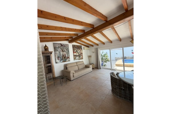 Foto van Benissa Villa met zwembad - Vakantiehuis in Benissa - LivingRoom