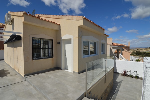 Foto van Vakantiehuis Rojales bij Golfbaan - Vakantiehuis in Rojales, Ciudad Quesada - ExteriorSummer
