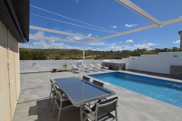 Foto van Vakantiehuis Rojales bij Golfbaan - Vakantiehuis in Rojales, Ciudad Quesada - GardenSummer