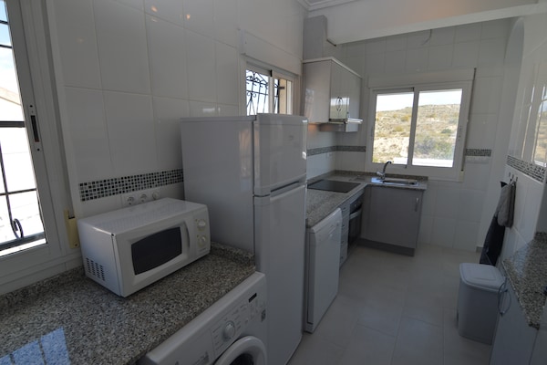 Foto van Vakantiehuis Rojales bij Golfbaan - Vakantiehuis in Rojales, Ciudad Quesada - Kitchen