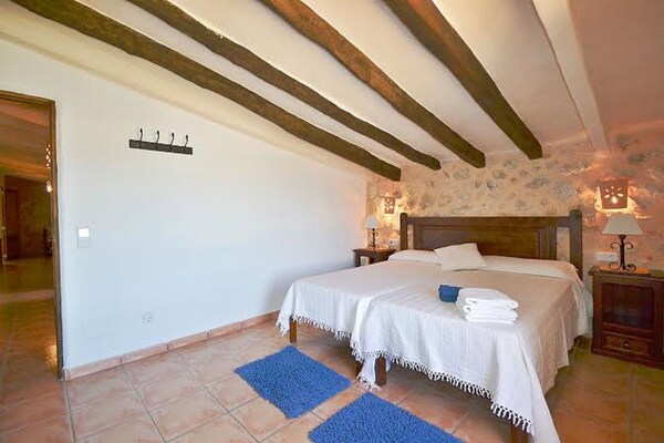Foto van Boerderij op Mallorca met zwembad & uitzicht - Vakantiehuis in Villafranca de Bonany - BedRoom