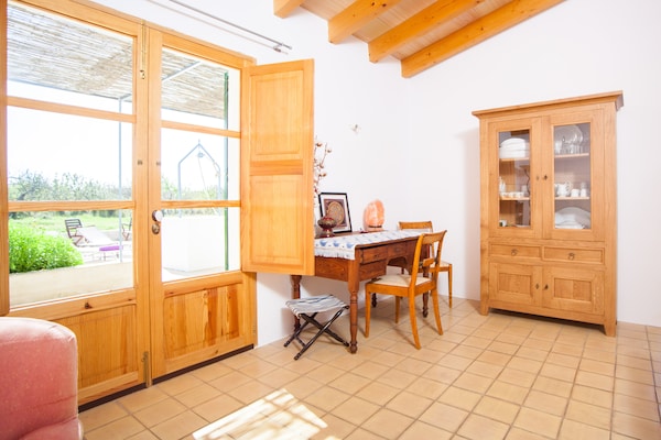 Foto van Tramuntana Retreat & Zwembad - Vakantiehuis in Selva, Illes Balears - DiningRoom