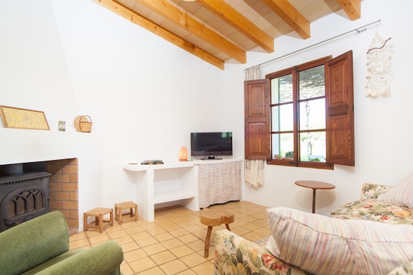 Foto van Tramuntana Retreat & Zwembad - Vakantiehuis in Selva, Illes Balears - LivingRoom
