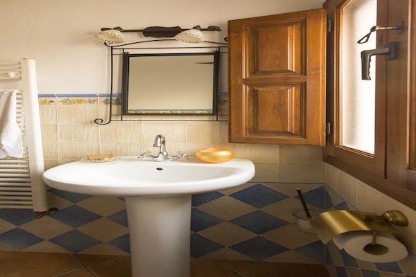 Foto van Romantisch toevluchtsoord met zwembad en jacuzzi - Vakantiehuis in Almeria - BathRoom