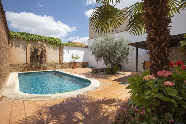 Foto van Vakantiehuis met patio en privé zwembad - Vakantiehuis in Ciudad Real - PoolOfHouse