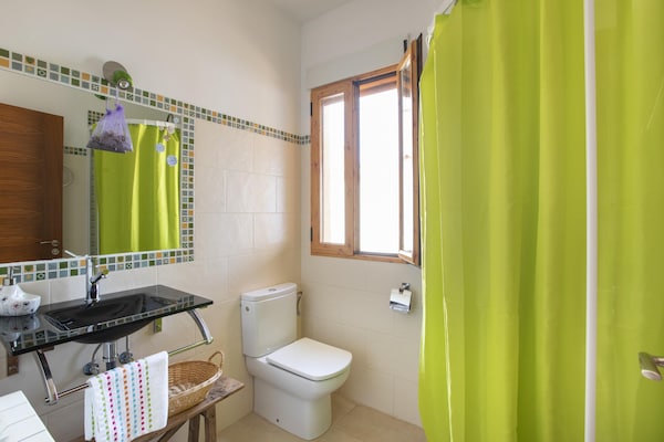 Foto van Vakantiehuis met patio en privé zwembad - Vakantiehuis in Ciudad Real - BathRoom