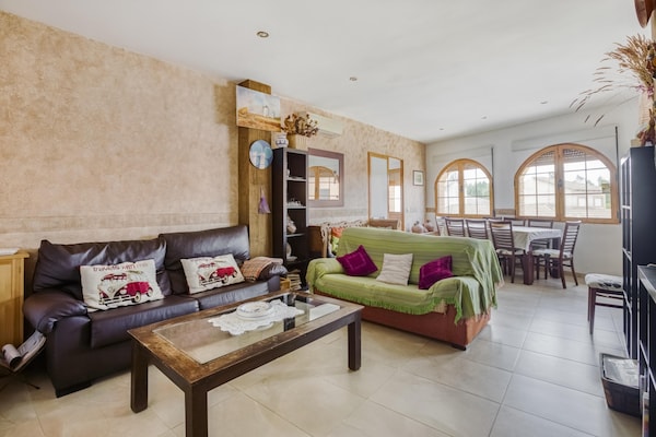 Foto van Vakantiehuis met patio en privé zwembad - Vakantiehuis in Ciudad Real - LivingRoom