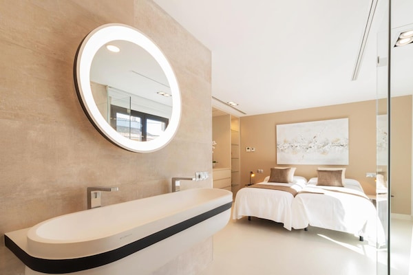 Foto van Villa in Búger met Dakzwembad en Uitzicht - Vakantiehuis in Búger - BedRoom