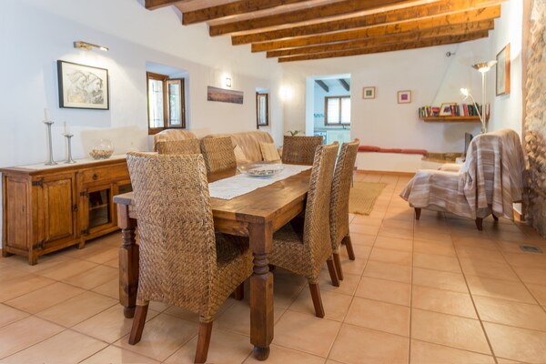Foto van Ca'n Pou Vell - Villa met privézwembad in Búger - Vakantiehuis in Búger, Illes Balears - DiningRoom