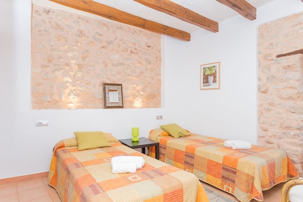 Foto van Ca'n Pou Vell - Villa met privézwembad in Búger - Vakantiehuis in Búger, Illes Balears - BedRoom