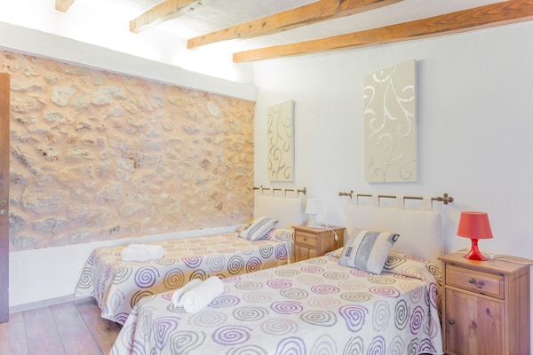 Foto van Ca'n Pou Vell - Villa met privézwembad in Búger - Vakantiehuis in Búger, Illes Balears - BedRoom