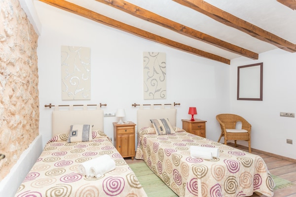 Foto van Ca'n Pou Vell - Villa met privézwembad in Búger - Vakantiehuis in Búger, Illes Balears - BedRoom