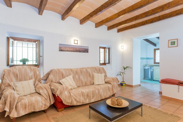 Foto van Ca'n Pou Vell - Villa met privézwembad in Búger - Vakantiehuis in Búger, Illes Balears - LivingRoom