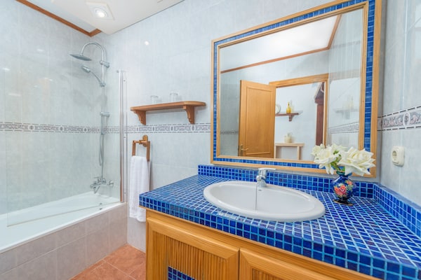Foto van Els Pins. - Vakantiehuis in Crestatx , Illes Balears - BathRoom