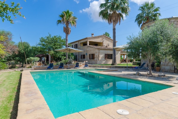 Foto van Villa met terraszicht - Vakantiehuis in Búger , Illes Balears - PoolOfHouse