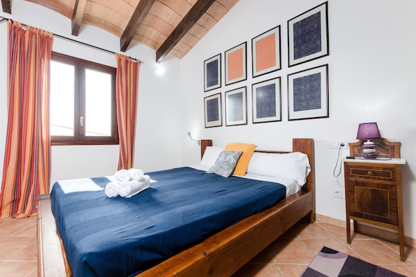 Foto van Villa met terraszicht - Vakantiehuis in Búger , Illes Balears - BedRoom