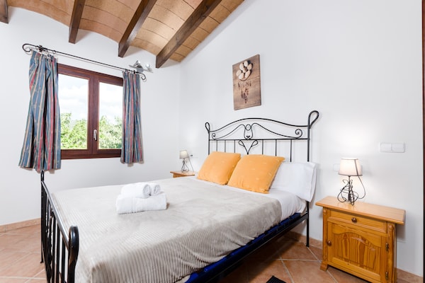 Foto van Villa met terraszicht - Vakantiehuis in Búger , Illes Balears - BedRoom