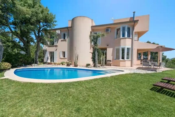 Foto van Villa in Inca met zwembad en prachtig uitzicht - Vakantiehuis in Inca, Illes Balears - PoolOfHouse