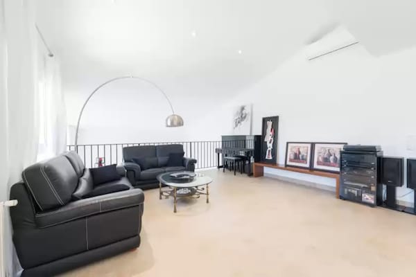 Foto van Villa in Inca met zwembad en prachtig uitzicht - Vakantiehuis in Inca, Illes Balears - LivingRoom