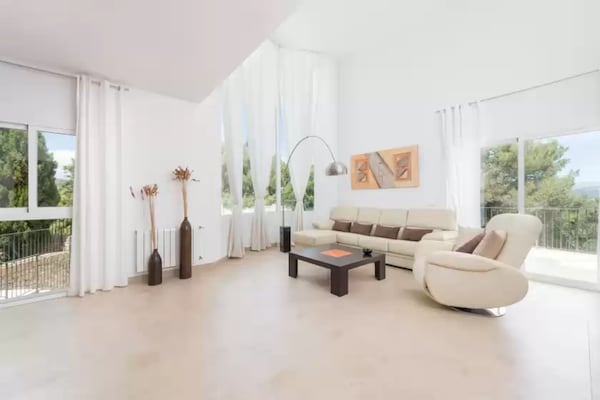 Foto van Villa in Inca met zwembad en prachtig uitzicht - Vakantiehuis in Inca, Illes Balears - LivingRoom