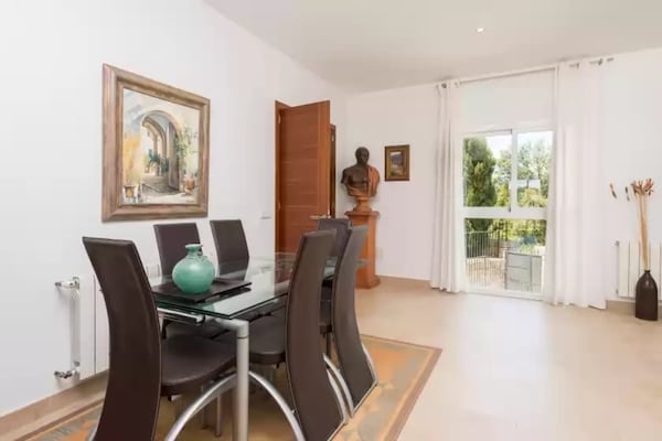 Foto van Villa in Inca met zwembad en prachtig uitzicht - Vakantiehuis in Inca, Illes Balears - DiningRoom