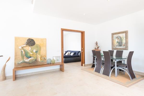 Foto van Villa in Inca met zwembad en prachtig uitzicht - Vakantiehuis in Inca, Illes Balears - DiningRoom