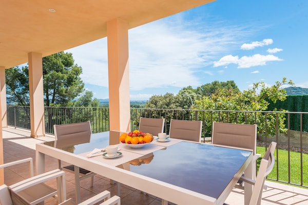Foto van Villa in Inca met zwembad en prachtig uitzicht - Vakantiehuis in Inca, Illes Balears - DiningRoom