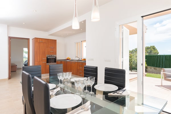 Foto van Villa in Inca met zwembad en prachtig uitzicht - Vakantiehuis in Inca, Illes Balears - DiningRoom
