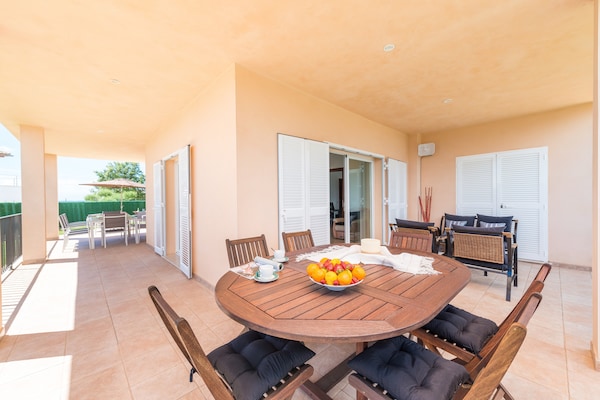 Foto van Villa in Inca met zwembad en prachtig uitzicht - Vakantiehuis in Inca, Illes Balears - DiningRoom