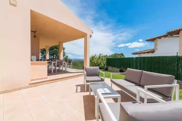 Foto van Villa in Inca met zwembad en prachtig uitzicht - Vakantiehuis in Inca, Illes Balears - TerraceBalcony